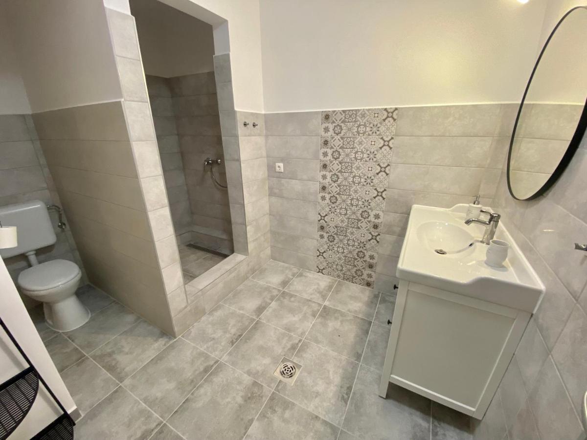 Pacsirta Apartman Grand Эгер Экстерьер фото