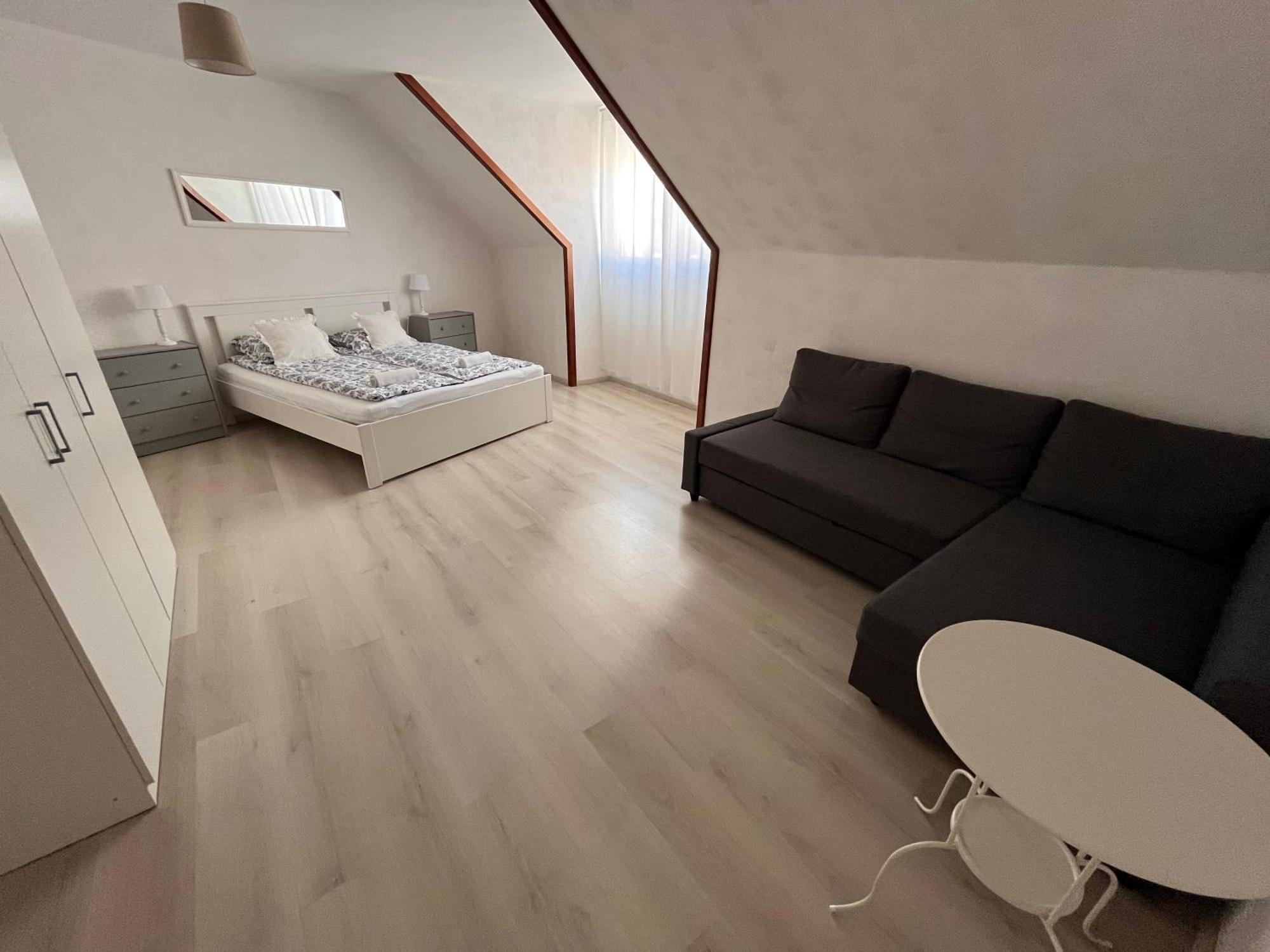 Pacsirta Apartman Grand Эгер Экстерьер фото