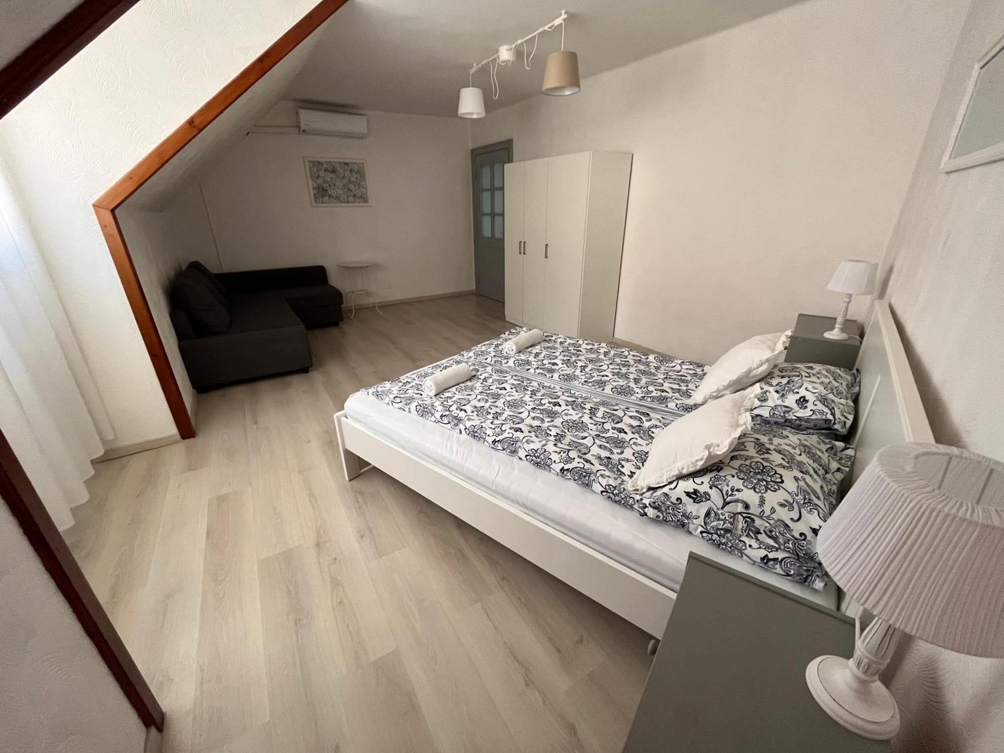 Pacsirta Apartman Grand Эгер Экстерьер фото